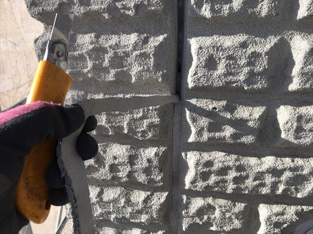 ひたちなか市田中後でALC外壁のシーリングの撤去と打ち替え作業をおこなってきました