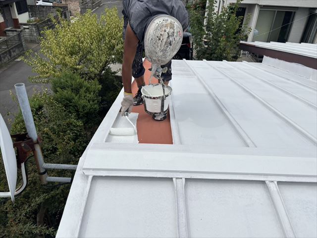 水戸市堀町・屋根の錆止め塗装がまさかの2日工程に