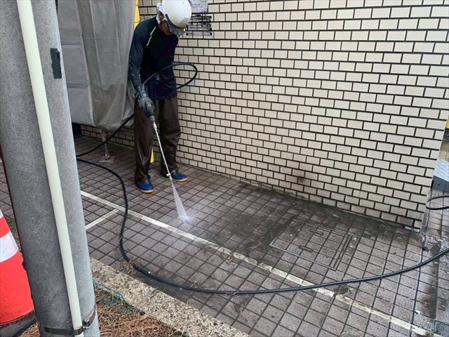 取手市RC3階建高圧洗浄