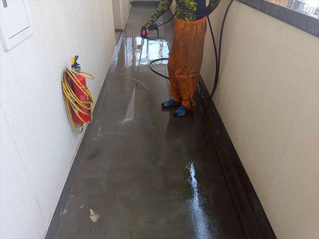 取手市RC3階建高圧洗浄