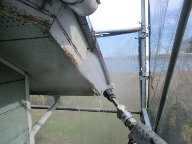 破風板の高圧洗浄