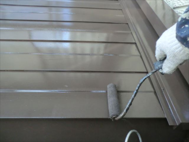 玄関屋根塗装、コスモマイルドシリコン２