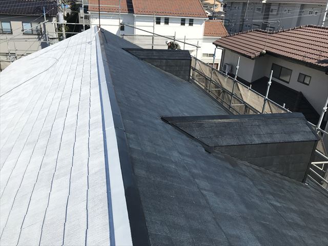 屋根上塗り１工程目