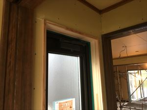 水戸市大塚町の新築住宅の内部木部オイルステイン着色仕上げ塗り作業をしてきました