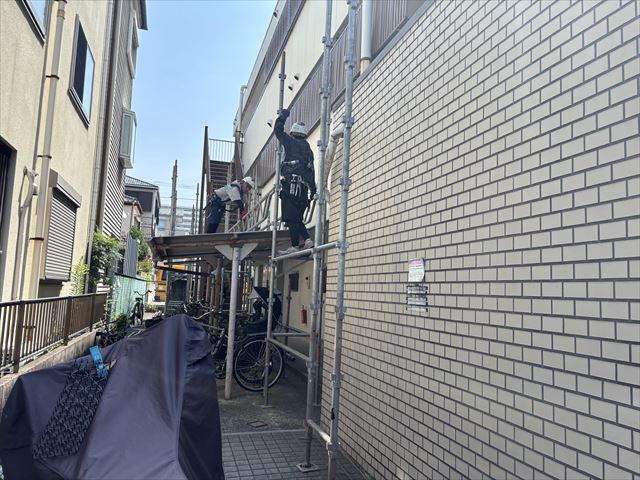 取手アパート外壁塗装足場