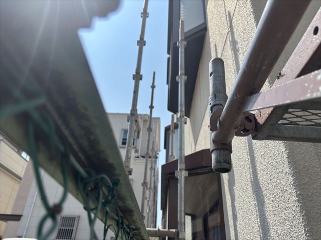 取手アパート外壁塗装足場