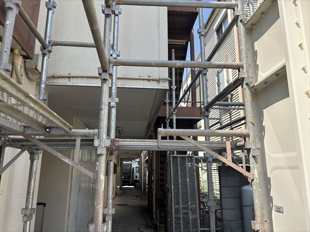 取手アパート外壁塗装足場