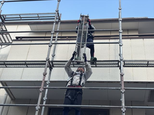 取手アパート外壁塗装足場